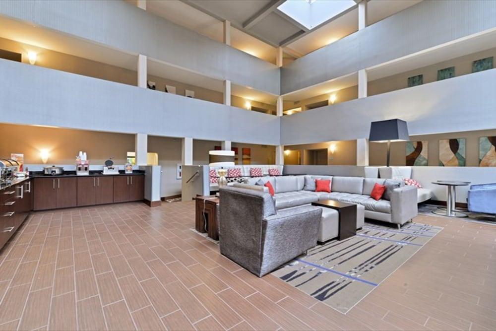 Quality Airport Hotel