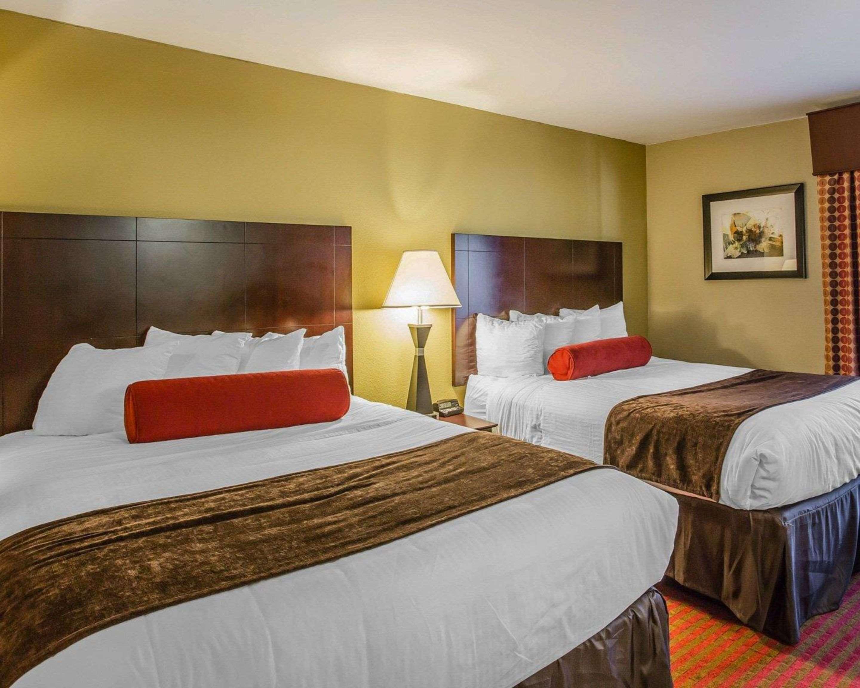 Quality Airport Hotel 3*