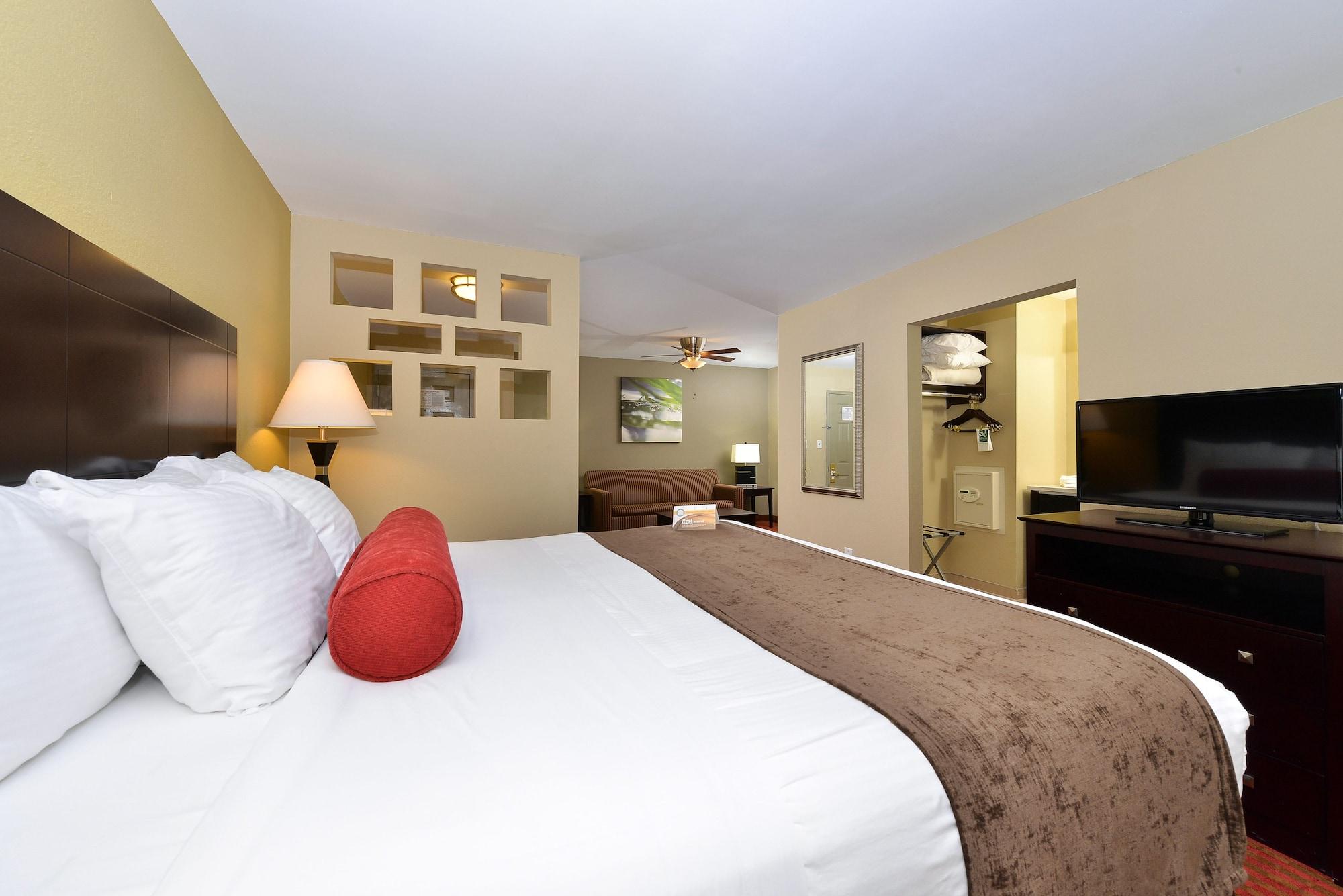 Hotel Quality Airport 3*