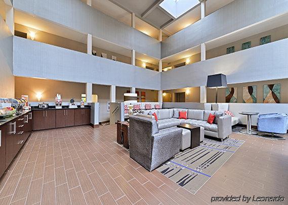 Quality Airport Hotel 3*